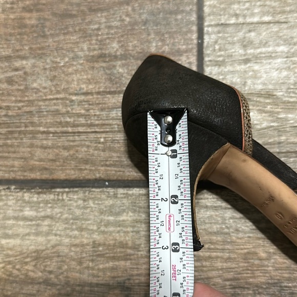 Prada Women’s Sz 40 Prada Brown Leather D'Orsay Pumps - Picture 12 of 12